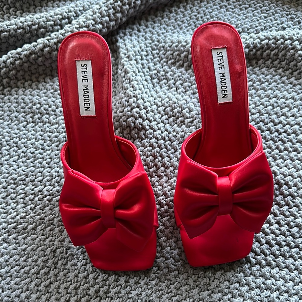Steve Madden Women's Red Satin Bow Heels